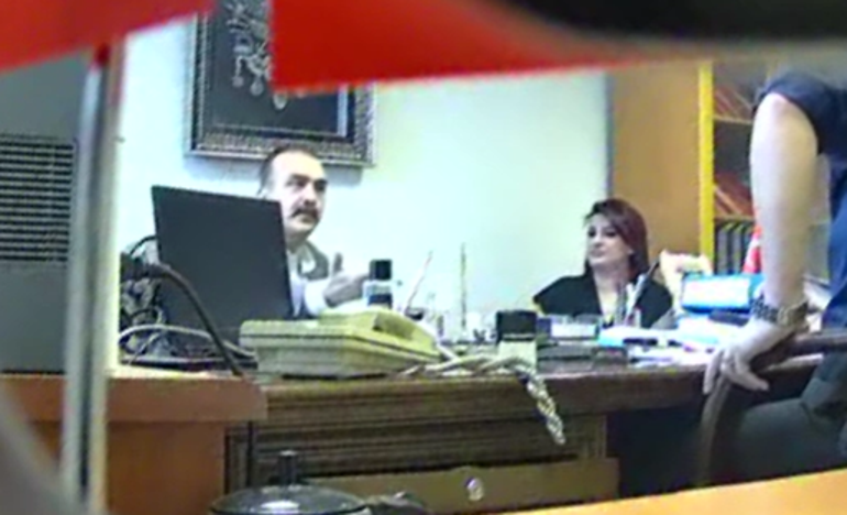 Yeni doğan bebekleri hedef aldılar Ölüm çetesinin kan donduran telefon kayıtları ortaya çıktı