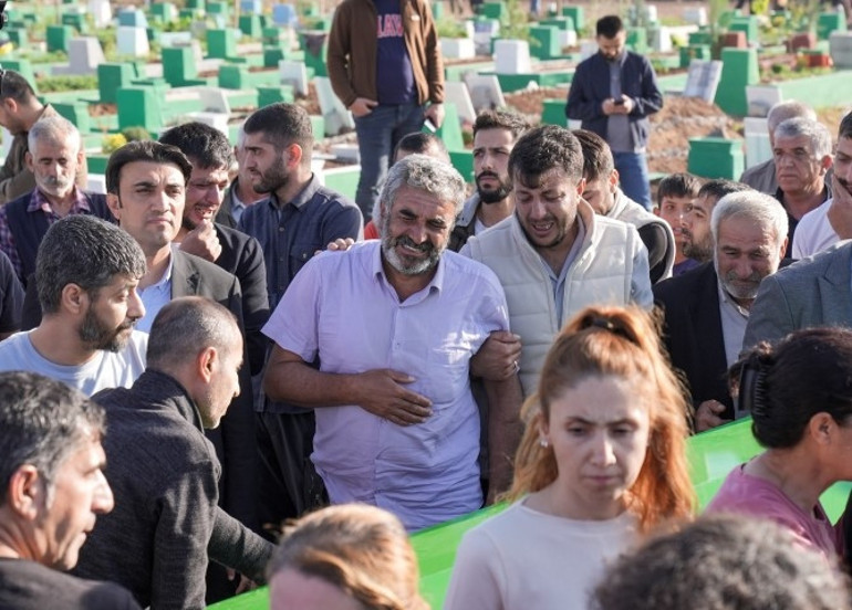 Diyarbakırda Rojin Kabaişe acı veda