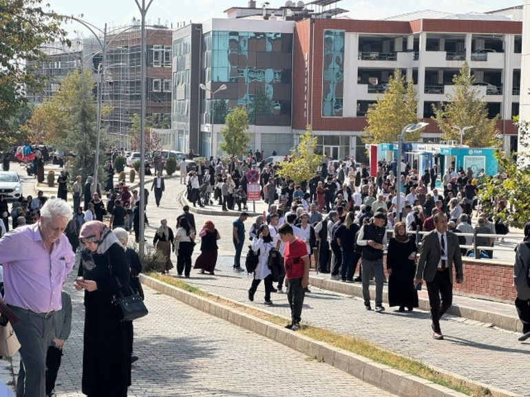Son dakika... AFADdan açıklama... Malatyada 5.9 büyüklüğünde deprem Diyarbakır, Tunceli, ve Elazığda da hissedildi