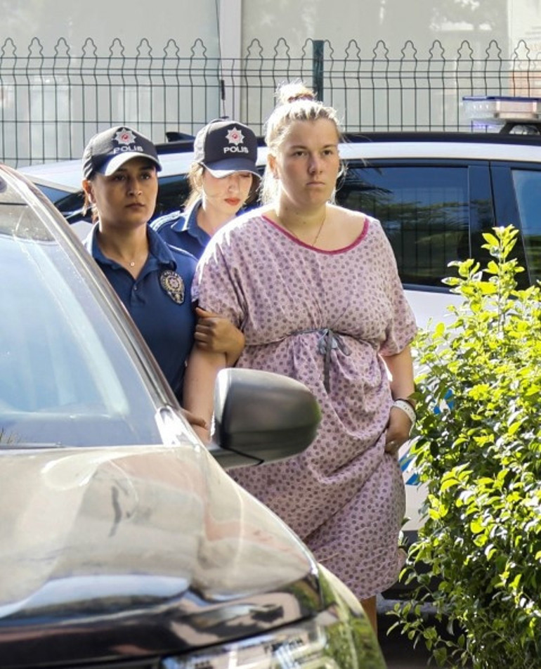 Havalimanı tuvaletine bebeğini bırakan Rus kadın tutuklandı