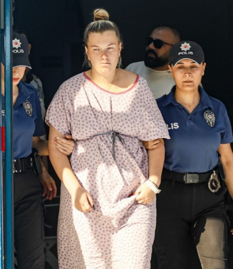 Havalimanı tuvaletine bebeğini bırakan Rus kadın tutuklandı