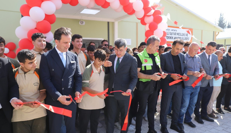 Alkışlar Hugo Boss ve Ahbap’a