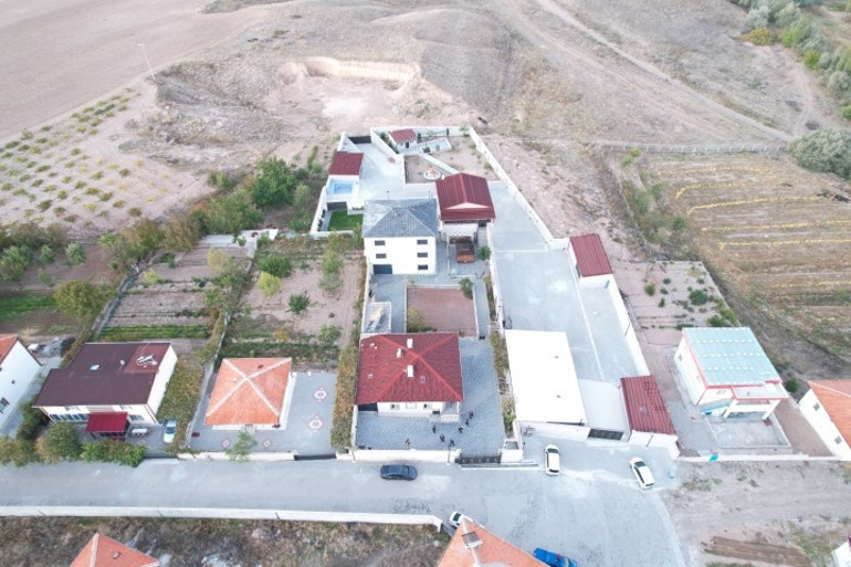 Almanyadaki gurbetçi kadınları ağlarına düşürdüler: 50 milyon avroluk vurgun 9 kişi Nevşehirde yakalandı