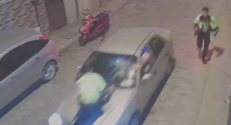 Dur ihtarına uymayan sürücü aracını polisin üzerine sürdü Polisi, aracının kaputunda 3 kilometre götürdü