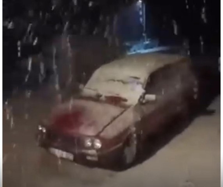 Meteoroloji uyarmıştı: Hava soğudu, kar bastırdı... Kent merkezini beyaz örtü kapladı