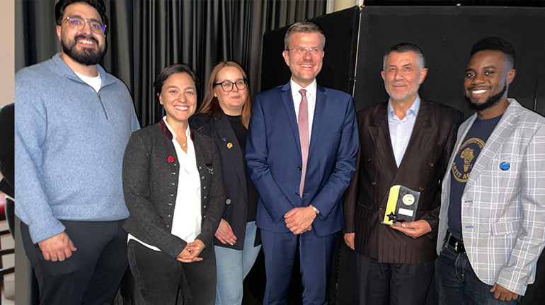 Global Veliler Derneği 20. yılını coşkuyla kutladı