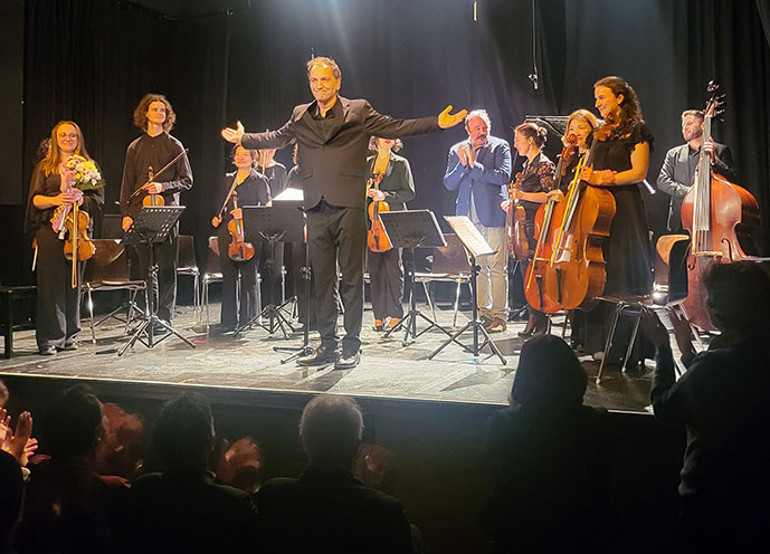 Alkışlar Frankfurt’un çok kültürlü orkestrasına