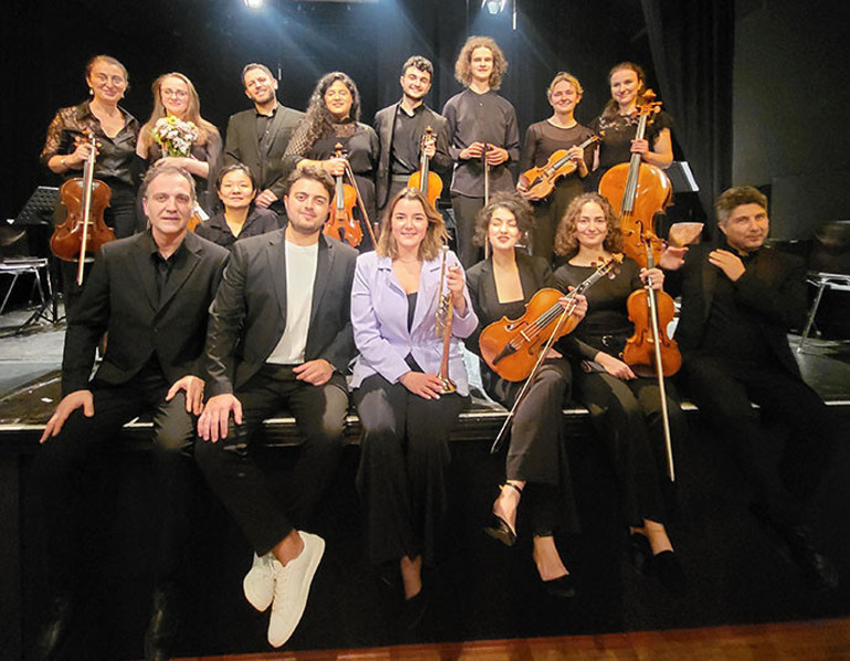 Alkışlar Frankfurt’un çok kültürlü orkestrasına