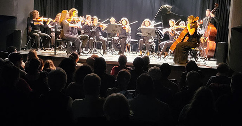 Alkışlar Frankfurt’un çok kültürlü orkestrasına