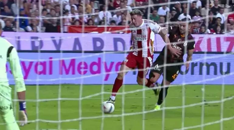 Antalyaspor - Galatasaray maçının tartışmalı pozisyonlarına eski hakemler ne dedi Pozisyon penaltı mı Osimhenin golünde ofsayt var mı
