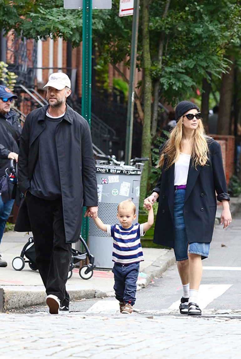 Neredeyse nikah masasından kalkacaktı… Ünlü oyuncu ikinci bebeğine hamile