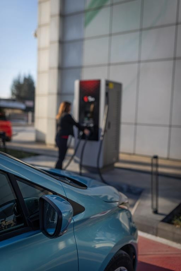 Elektrikli otomobil pazarını şarj istasyonları büyütüyor