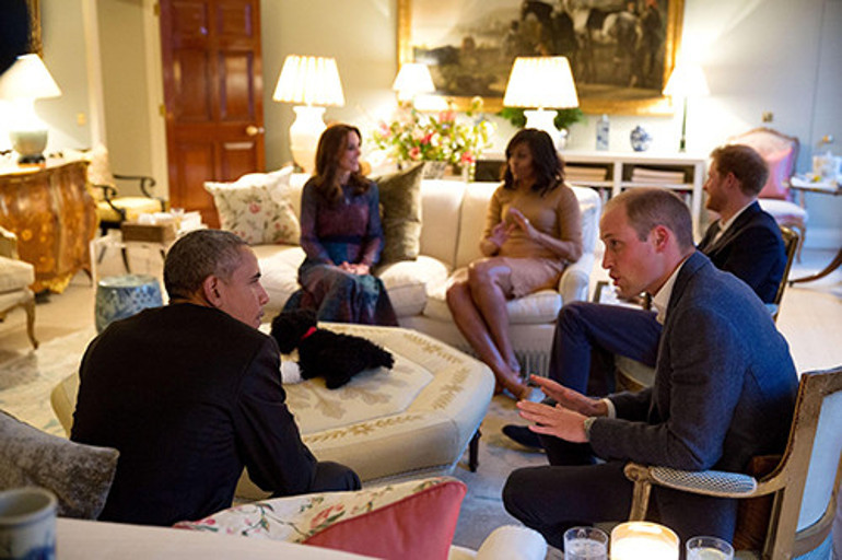 Gece yataklarında bile baş başa uyuyamıyorlar. . Çocukları kendi odalarında ama yanlarında hep bir misafir var