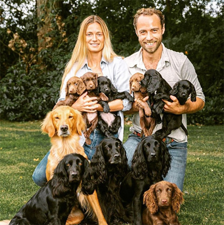 Gece yataklarında bile baş başa uyuyamıyorlar. . Çocukları kendi odalarında ama yanlarında hep bir misafir var