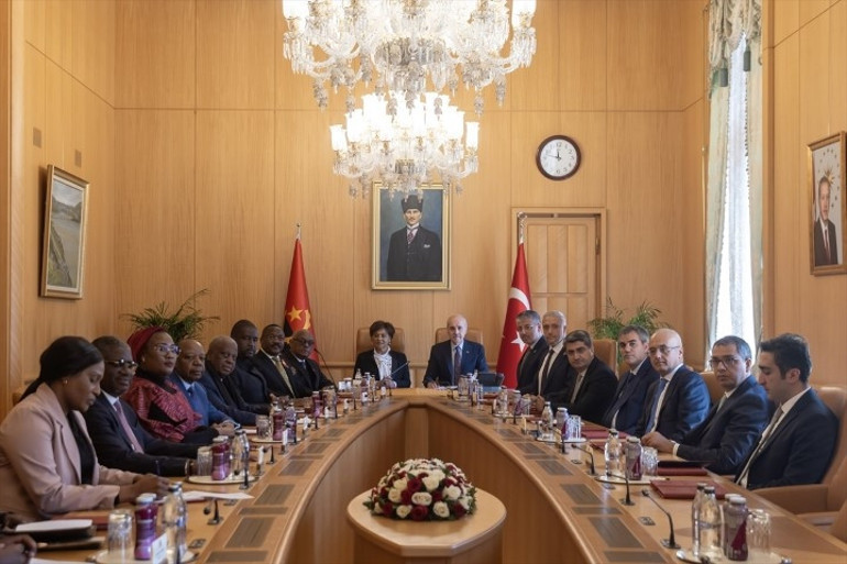 TBMM Başkanı Kurtulmuş, Mecliste Angola Meclis Başkanı Cerqueira ile görüştü
