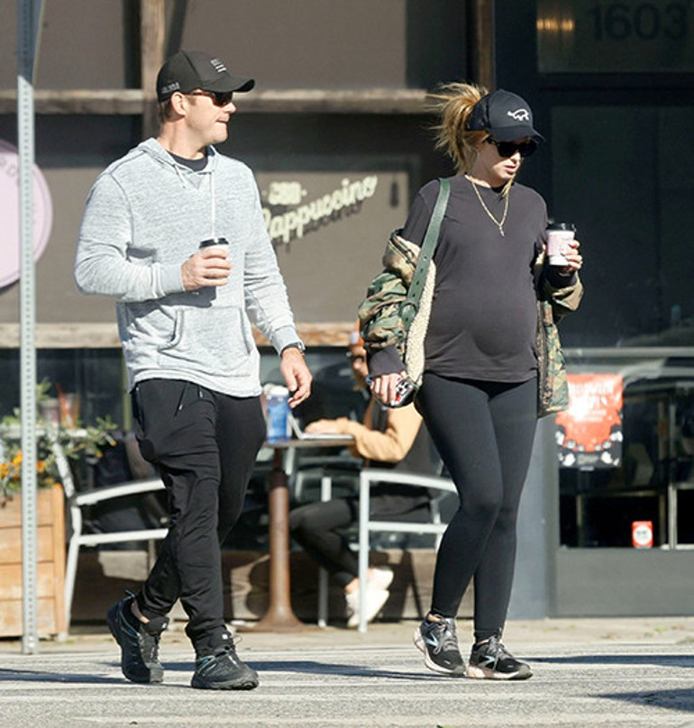 Karısına ‘Kraliçem’ diye hitap ediyor… Ünlü çift üçüncü bebeklerine kavuşmak için gün sayıyor