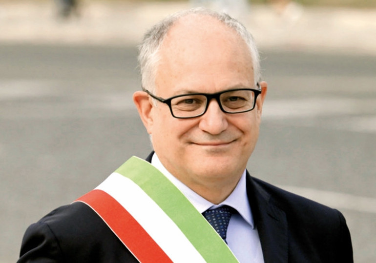 Endişelenme, Emily Roma’da çok iyi durumda