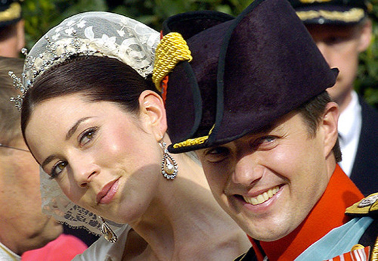 Üzerine yasak aşkın soğuk gölgesi düşmüştü... 20 yıl önceki düğün gecesinin hatırası var