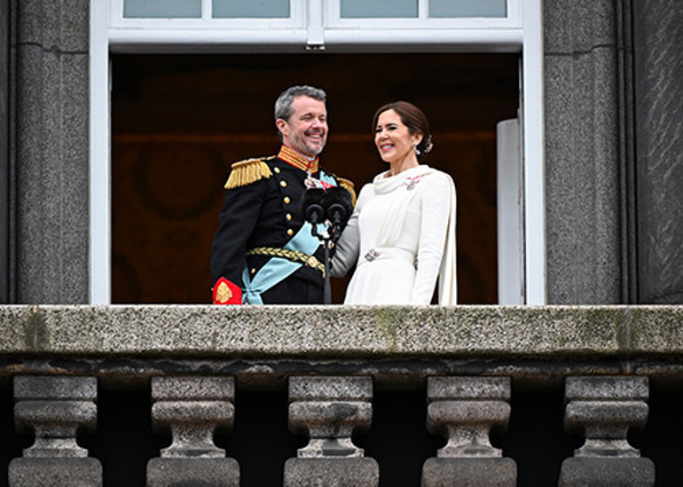 Üzerine yasak aşkın soğuk gölgesi düşmüştü... 20 yıl önceki düğün gecesinin hatırası var