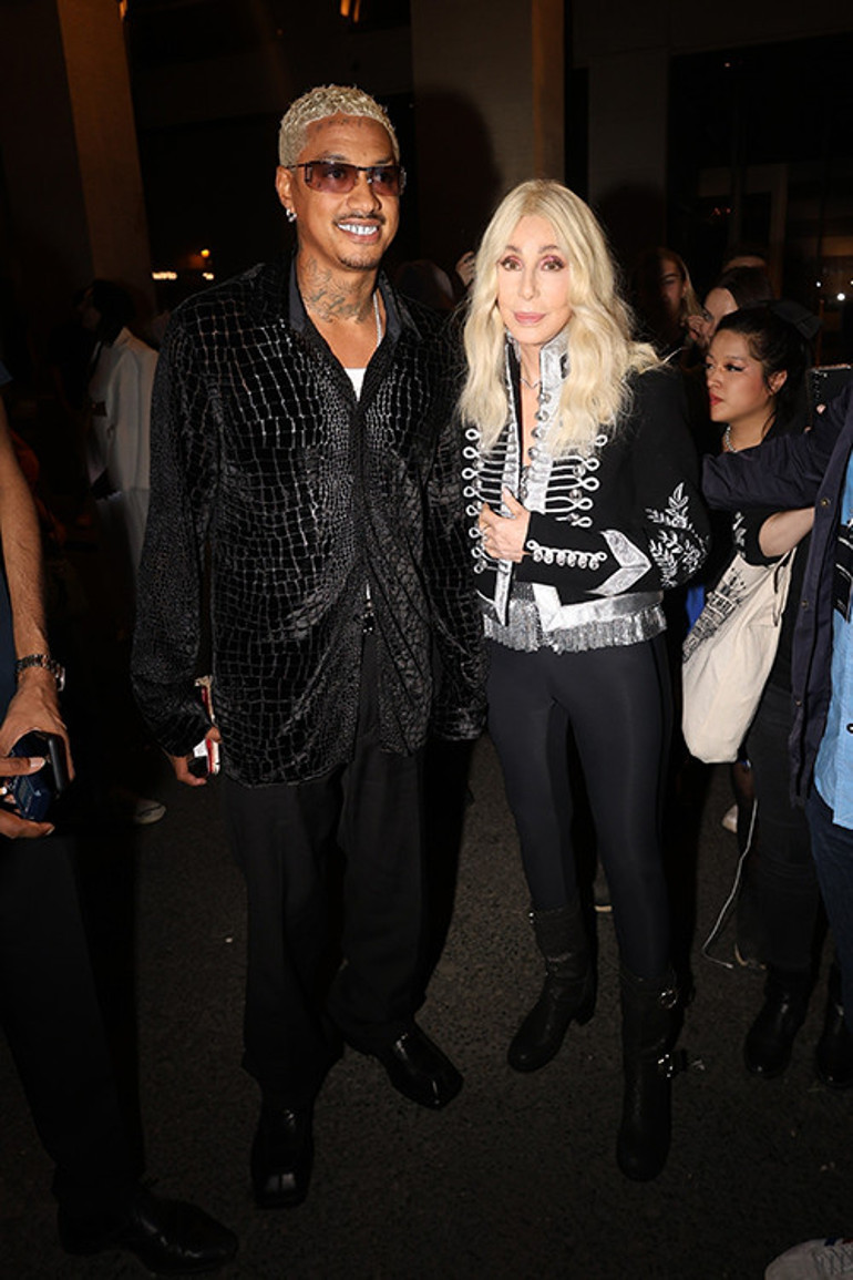 Torunu yaşındaki sevgilisi uğruna çocuklarını feda etmişti... Gün geçti, devran döndü, şimdi onlara yalvarıyor... Evlâtlarım, ne olur beni affedin