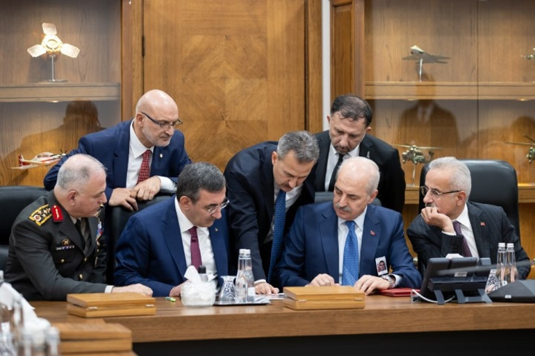 TBMM Başkanı Numan Kurtulmuş ve Cumhurbaşkanı Yardımcısı Cevdet Yılmazdan milli birlik mesajı
