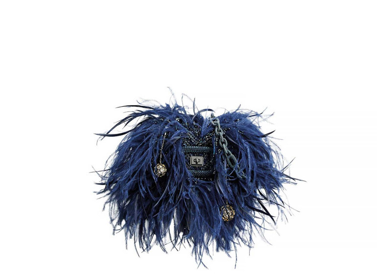 Tüylü, püsküllü süslü püslü