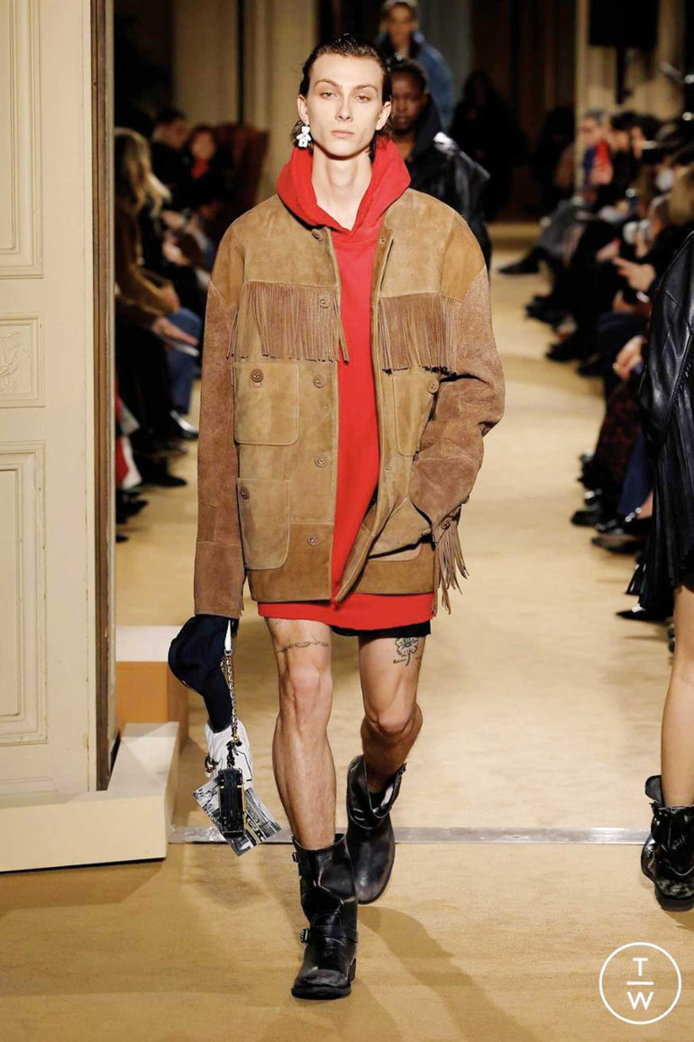 Tüylü, püsküllü süslü püslü