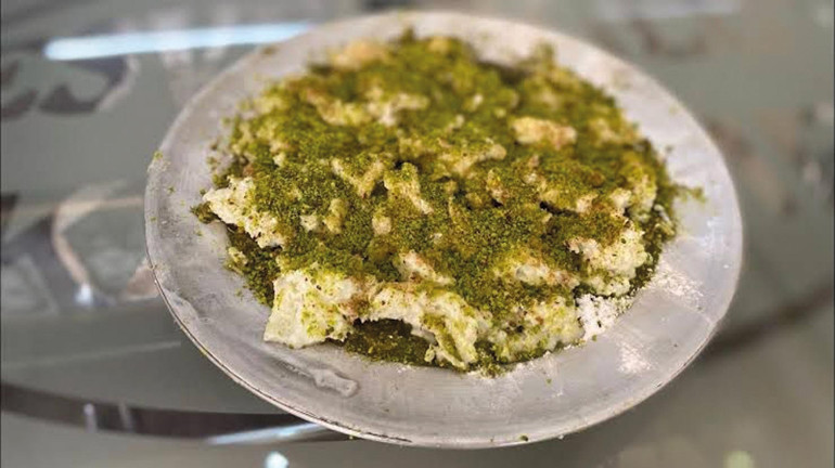 Bu kez füzelerin değil bağların ve zeytinlerin izini sürdük