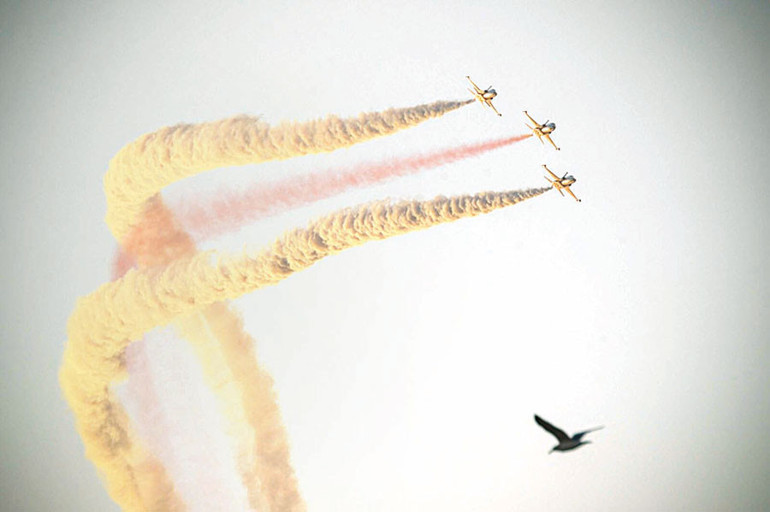 Havada, karada, denizde... Yer-gök kırmızı beyaz