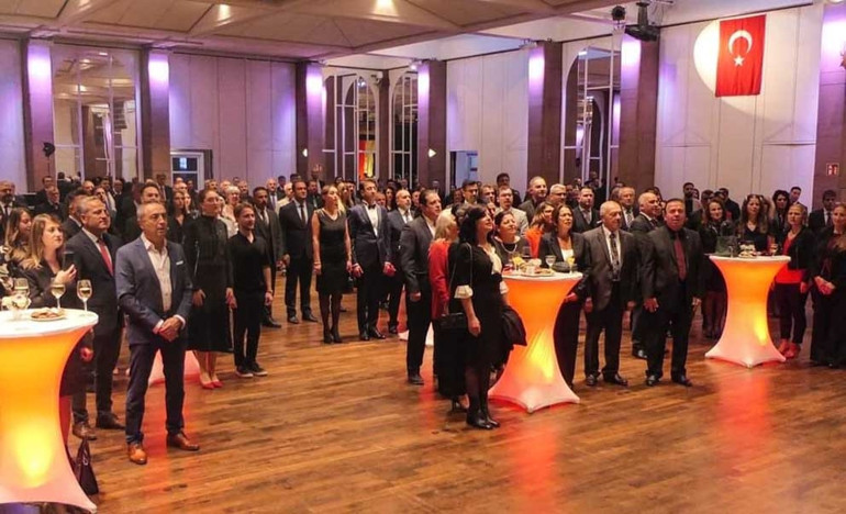 Karlsruhe’de Cumhuriyet’e yakışır bir kutlama