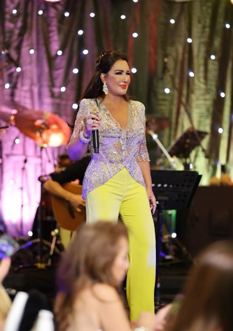 Gri havalara tezat renkli bir hafta