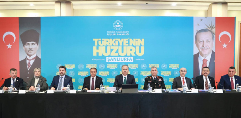 Bakan Yerlikayadan Ahmet Özer açıklaması: Şehrin emini terör yandaşı olamaz