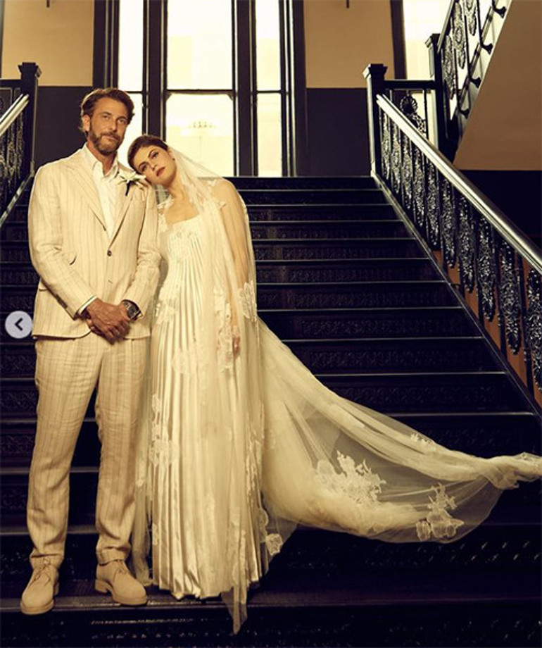 İlk bebeğini daha sarılamadan kaybetmişti: Güzel gözlü yıldızın hayali gerçek oldu: O artık bir anne