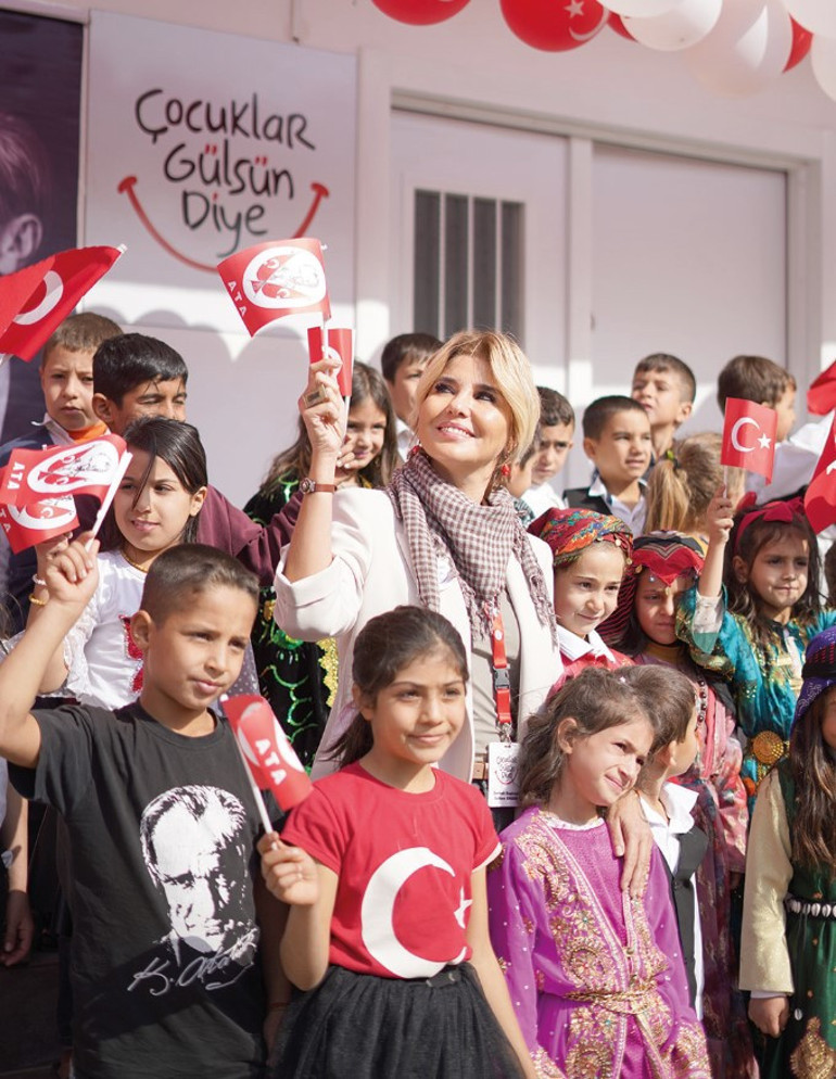 Gülben Ergen yeni okulunu Siverek’te açtı