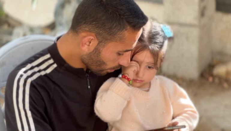 İsrail zulmünün ortasında bir kız çocuğu...