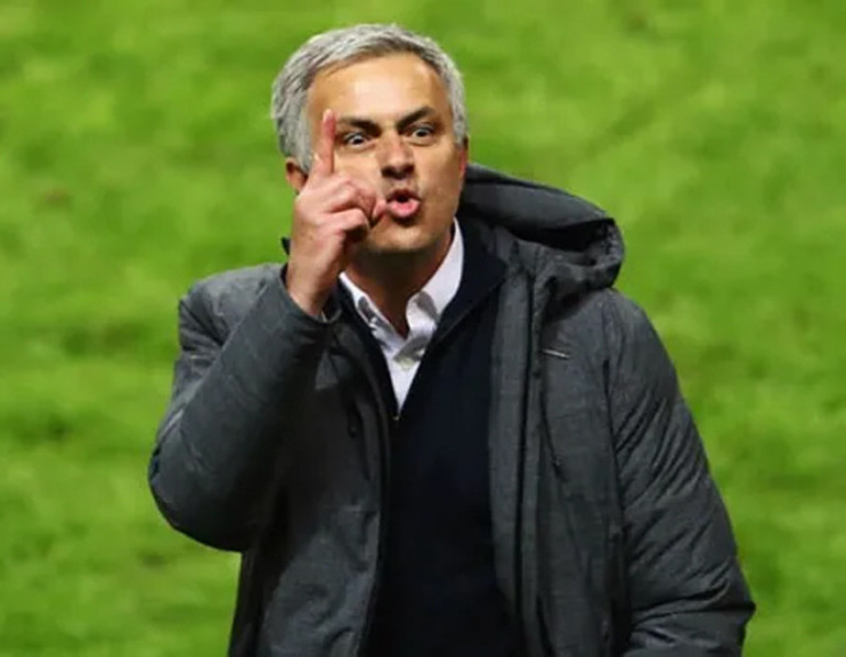 Futbolun en sansasyonel karakteri Mourinho: Bazen ağlattı bazen susturdu bazen çıldırttı