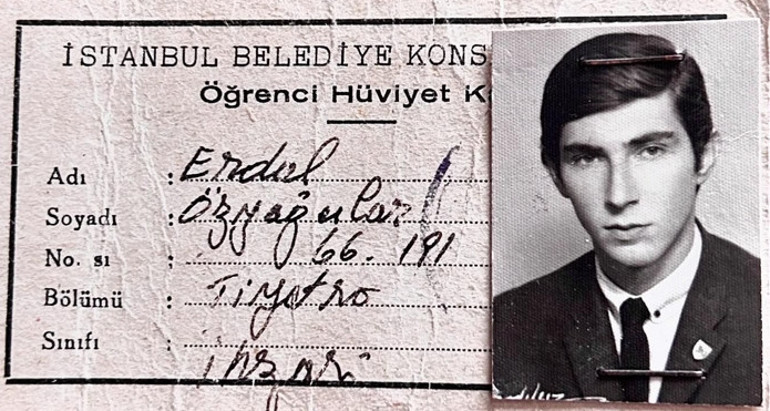 20 yıl önce okula giden bu küçük kız şimdi anne olmak için gün sayıyor