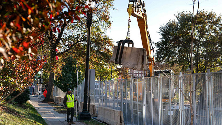 ABDde kritik gün Sokaklarda korku hakim... Beyaz Saray’a barikat kuruldu...