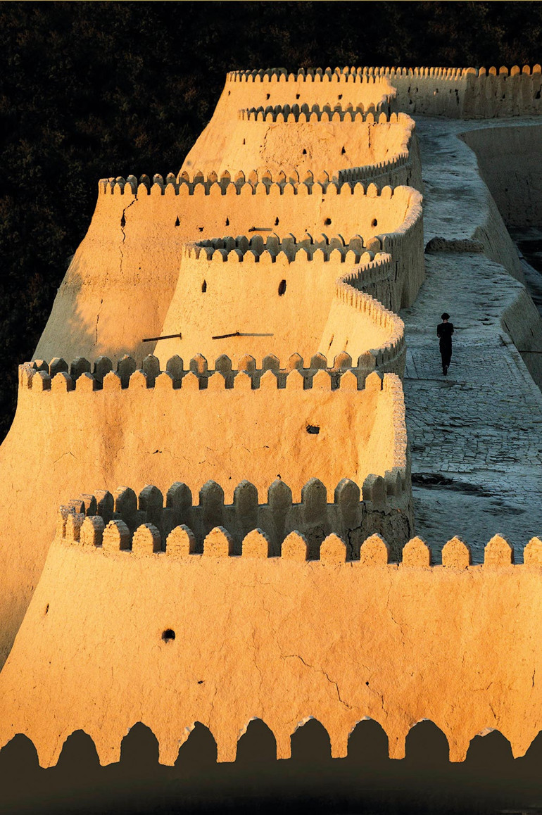İzzet Keribar’ın renkli yolculuğu