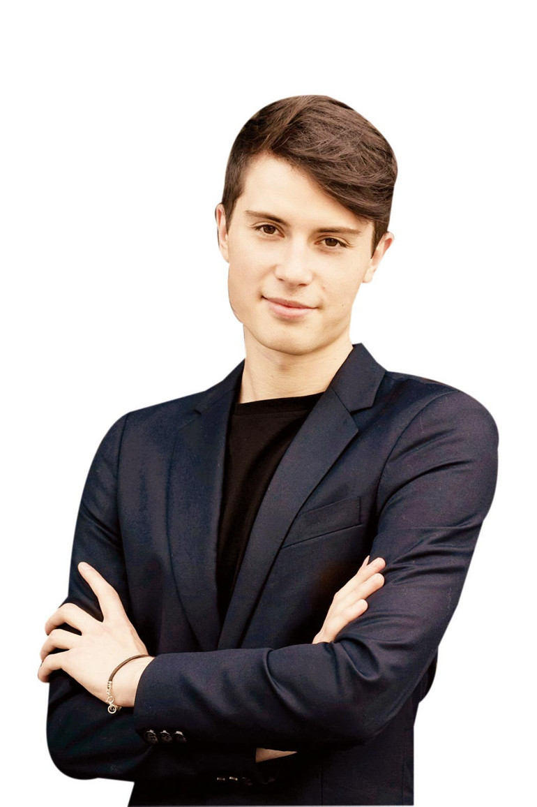 İzzet Keribar’ın renkli yolculuğu