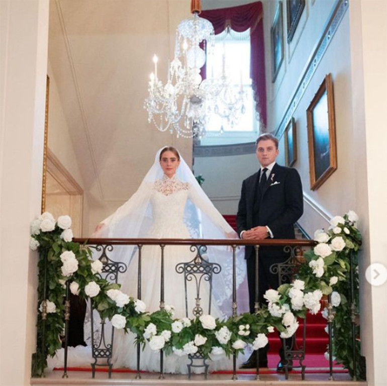 Evlenirken Gelinliğim taklittir.. Çocukluk hayalim demişti... İlk hamileliğini böyle ilan etti