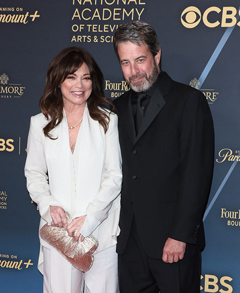 Yıllardır aradığı sevgiliyi bulduğunu sanmıştı... Ünlü yıldızın yüzü yine gülmedi... Bu aşkın sonu da hüsran oldu