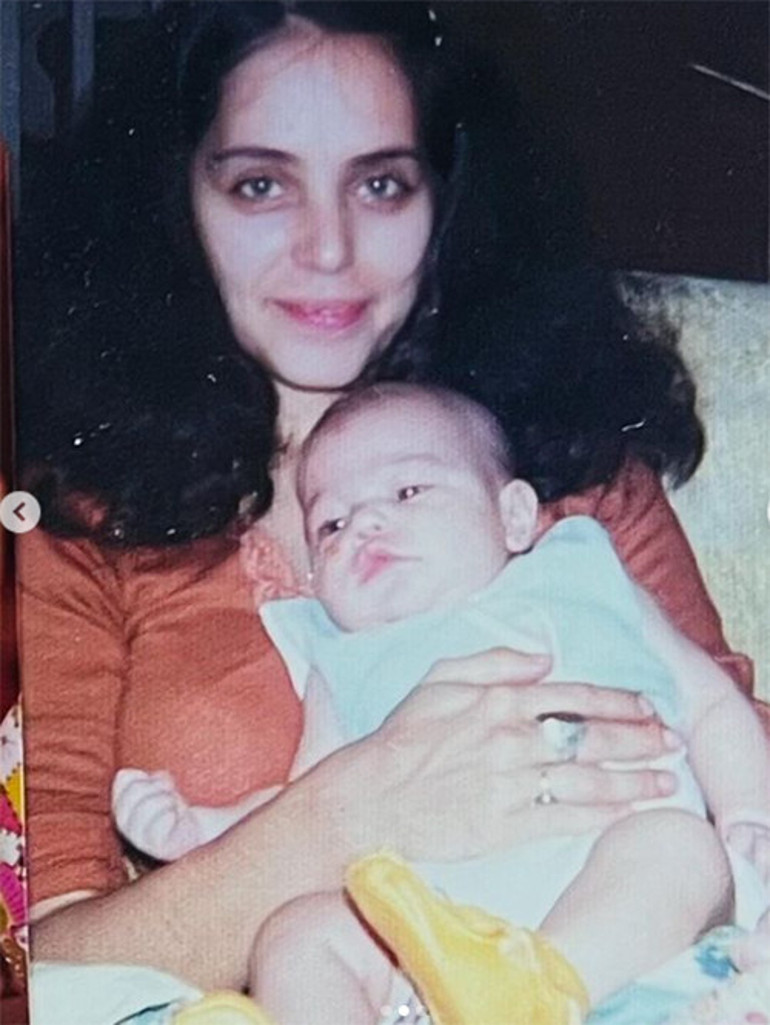 Hızlı çapkın artık traktörle tarla sürüyor... Yıllar sonra doğduğu topraklara döndü... Şimdi bir bebeği daha olacak