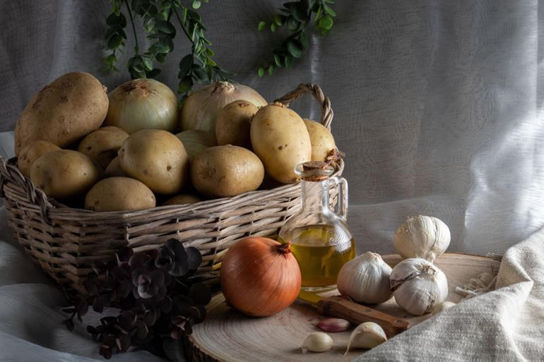Üstü filizlenmiş ve yeşile dönmüş patatesler tehlike saçıyor