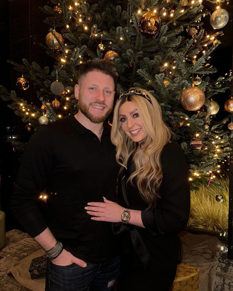 Kanseri yenip ekranlara geri dönmüştü… Ünlü yıldızın yine gözü yaşlı: Kalbim öyle kırık ki