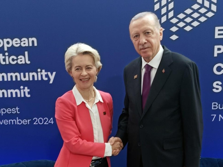 Erdoğandan Macrona AB mesajı: Sürecin canlandırılmasına ihtiyaç var