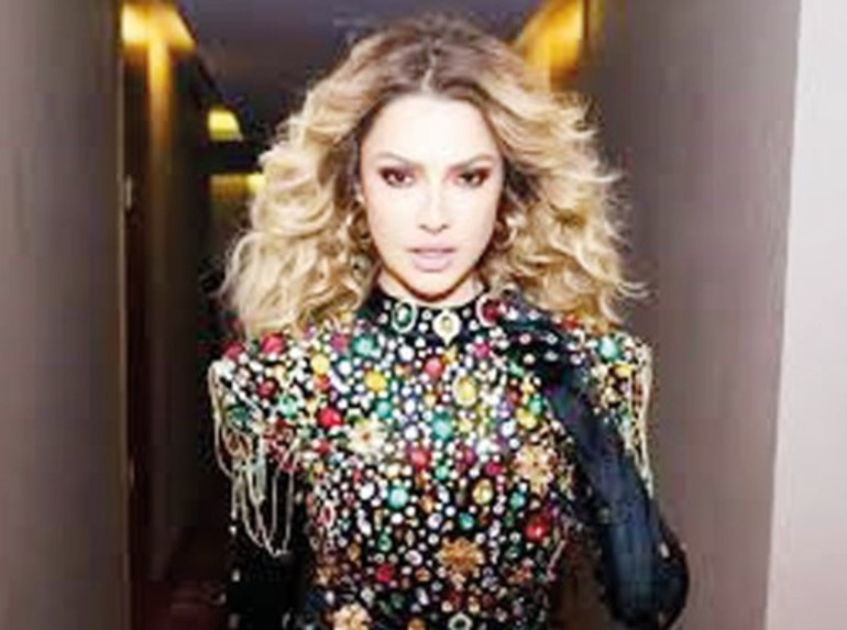 Hadise’nin dip boyası