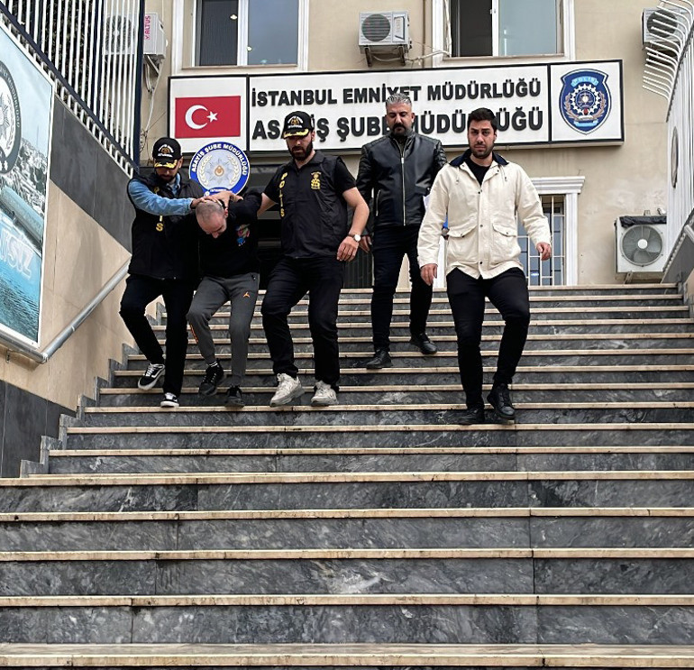 23 yaşındaki suç makinesi yakalandı Evinde 400 bin kişinin telefon numarası ve kimlik bilgileri çıktı