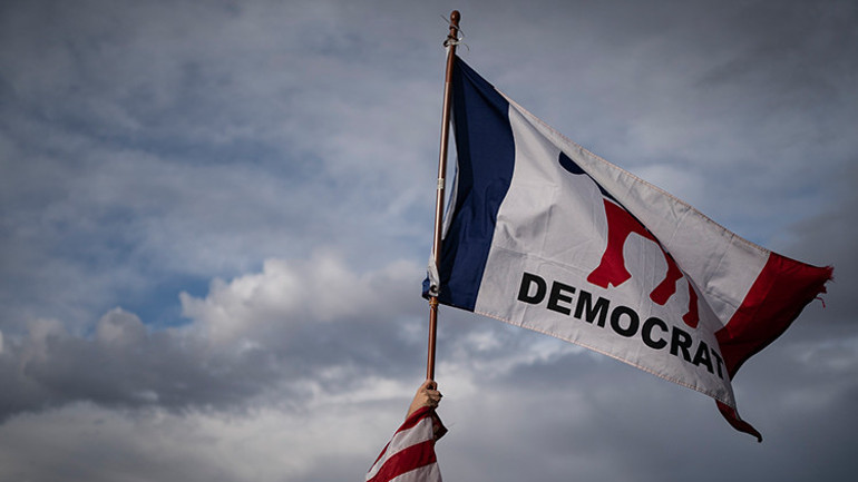 Trumpın zaferinin ardından Demokratlar arasında ayrışma başladı: Suçu Bidena yüklediler...