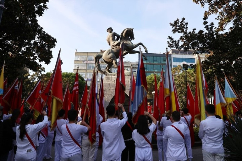 Atatürkün ebediyete intikalinin 86. yılı: Saat 09:05te hayat durdu